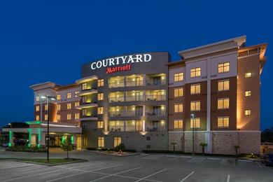 Отель Courtyard By Marriott Houston Kingwood