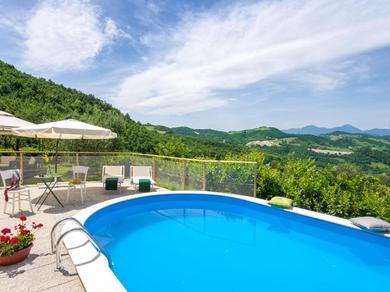 Вилла Breathtaking Villa in Pergola with Private Swimming Pool