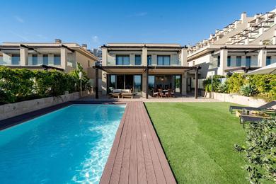 Вилла Mediterranean first line beach Luxury Villa with private pool in Alicante