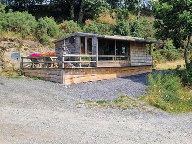 Апартаменты Luxury welsh wooden cabin, home of the red kites