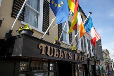 Hotel Tully's Hotel