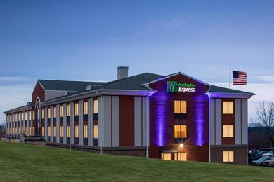 Отель Holiday Inn Express & Suites East Greenbush Albany-Skyline an IHG Hotel