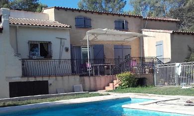 Дом отдыха Villa provençale avec piscine