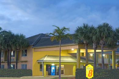 Отель Super 8 by Wyndham Dania/Fort Lauderdale Arpt