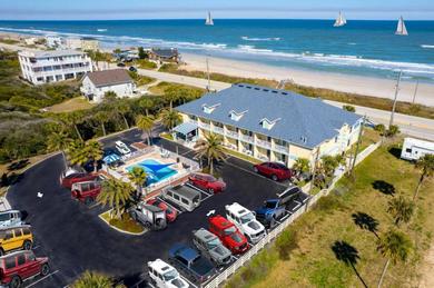 Ocean Sands Beach Inn - 1 Acre Private Beach On-Site - St Augustine Historic District-2 Miles Shuttle - Saltwater-Mineral Pool open until 4 AM - Bedside Candy - Popcorn and Cookies - Free Breakfast - Book this AWARD WINNING hotel - New 2023