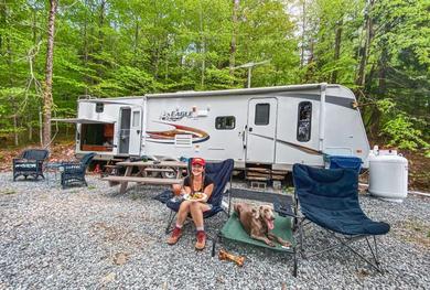 Campsite Rv in The woods of Roscoe Pet friendly