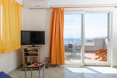 Apartment in Okrug Gornji with sea view, terrace, air conditioning, WiFi 5049-3