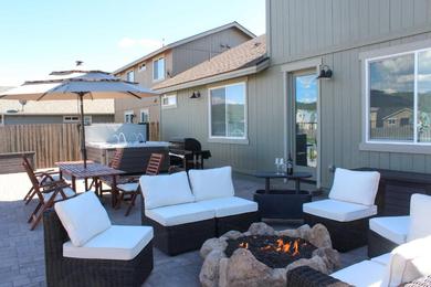 Spacious Bellemont Cabin with Jacuzzi and Mtn View!