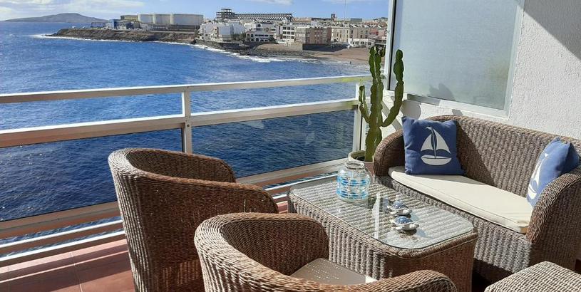 Apartments El Azul , amplia terraza con "el mar a tus pies"