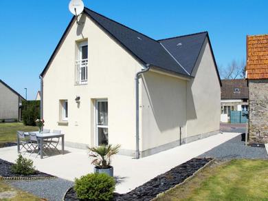 Holiday home Holiday Home Dans la Prairie - CEZ404