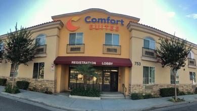 Отель Comfort Suites Near City of Industry - Los Angeles