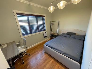 Guest house Room in Apartment - Feel At Home In Flo Bright Welcoming Private Room