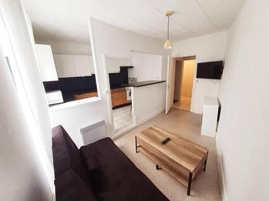 Apartments atypique Appartement T3 en triplex – calme - CENTRE VILLE - entièrement rénové et équipé – parking gratuit