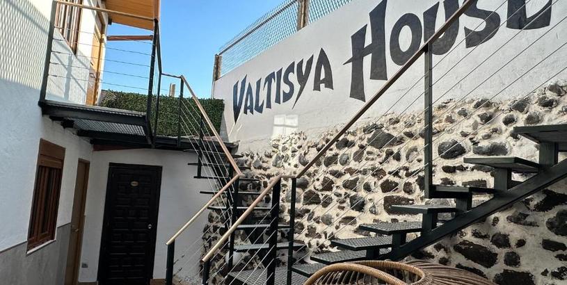 Guest house VALTISYA POOL AND AIRPORT