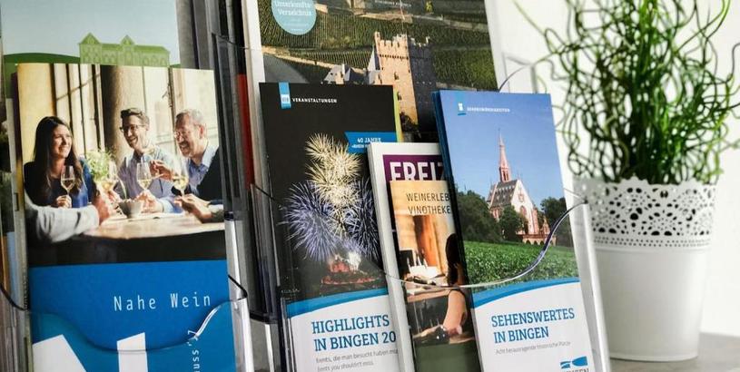 Апартаменты Schöne, neue Ferienwohnung am Rhein und mit Balkon