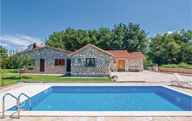  Awesome home in Zadar with 2 Bedrooms, WiFi and Outdoor swimming pool
