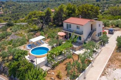 Holiday home Holiday house with a swimming pool Rogac, Solta - 16444