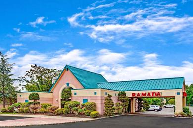 Отель Ramada by Wyndham Parsippany