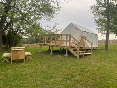 Luxury tent Tentrr Signature Site - Huckleberry Hideaway at The Stickley Farm