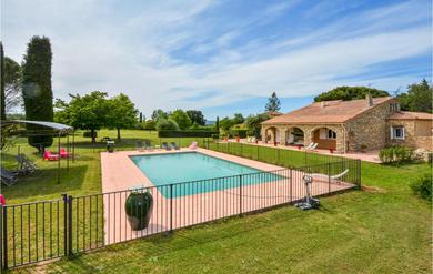 Stunning home in Saint-Siffret with 5 Bedrooms, WiFi and Outdoor swimming pool