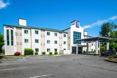 Отель Motel 6-Portland, OR - North