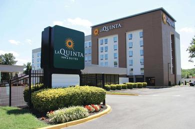 Отель La Quinta Inn & Suites by Wyndham DC Metro Capital Beltway