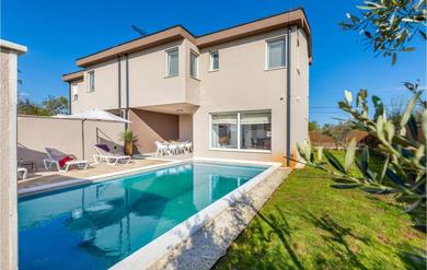 Holiday home Amazing Home In Segotici With 3 Bedrooms, Wifi And Outdoor Swimming Pool