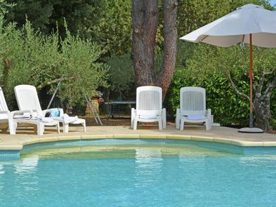 Villa Cozy Villa in Flaux with Swimming Pool