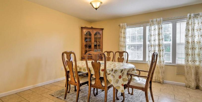 Дом отдыха Beltsville Townhome with WiFi about 20 Mi to DC