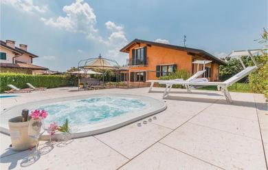 Holiday home Awesome Home In Fumane -vr- With Jacuzzi, Wifi And Outdoor Swimming Pool