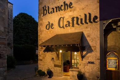 Отель Best Western Blanche de Castille Dourdan