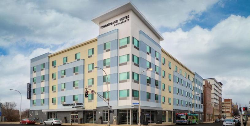 Отель TownePlace Suites by Marriott Louisville Downtown