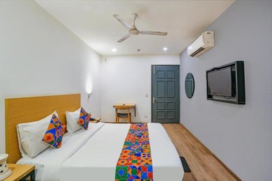 Hotel Hotel Urban Residency at Gujranwala Town " Couple Friendly"