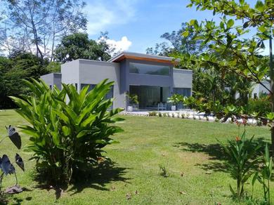 Lilan Nature, Modern House N°1, private swimming pool.