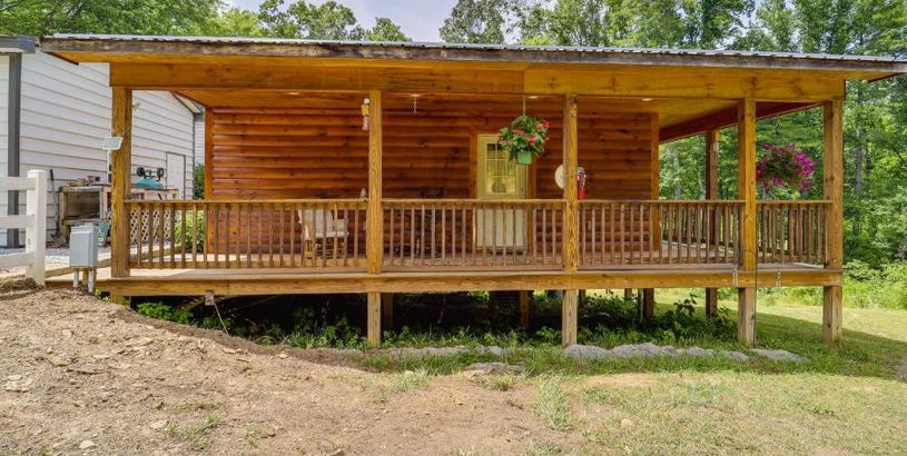 Hotel Newland Cabin with Porch Walk to Linville Falls!