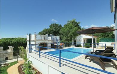Holiday home Nice home in Motovun with 2 Bedrooms, WiFi and Private swimming pool