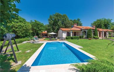 Holiday home Amazing Home In Belavici With Indoor Swimming Pool, Private Swimming Pool And Outdoor Swimming Pool