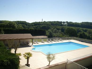 Spacious Holiday Home in Faverolles with a Swimming Pool