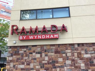 Отель Ramada by Wyndham Bronx Terminal