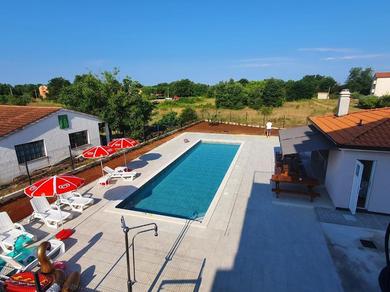 Guest house House Lucija Family apartments for max 6 persons with pool in Poreč