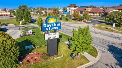 Отель Days Inn & Suites by Wyndham Mt Pleasant
