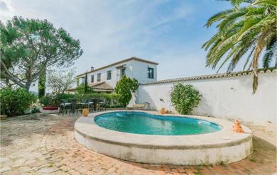 Stunning Home In Aldeaquemada With Outdoor Swimming Pool, Wifi And Swimming Pool