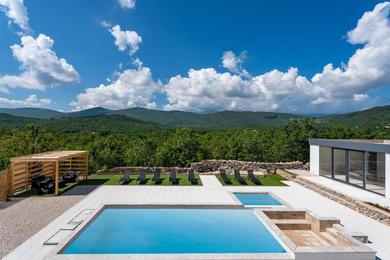 Hotel NEW Villa Begovina with a private pool, Hot-Tub, 4 bedrooms
