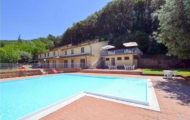 Апартаменты Awesome apartment in Castiglion Fiorentino with Outdoor swimming pool, WiFi and 1 Bedrooms