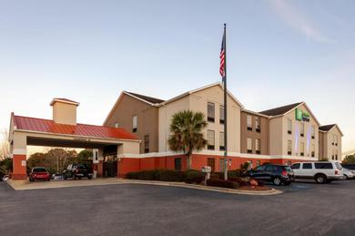 Отель Holiday Inn Express & Suites Milton East I-10, an IHG Hotel