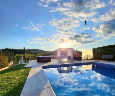 Дом отдыха Villa Moura - Pool & Jacuzzi