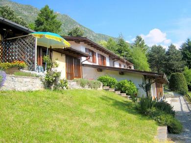 Апартаменты On the banks of the Idro lake in a quiet location