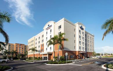Отель Candlewood Suites - Miami Exec Airport - Kendall, an IHG Hotel