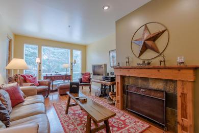 Дом отдыха Snowstar Condo 13 - Walk to Downtown Ketchum & Bald Mt with Onsite Hot tub
