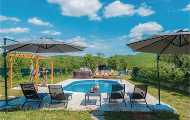 Holiday home Amazing Home In Unesic With 3 Bedrooms, Jacuzzi And Wifi